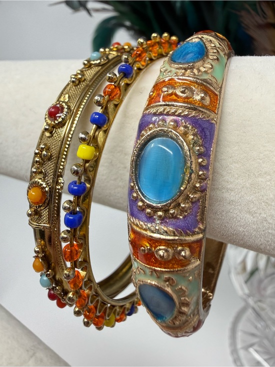 Jewelry - 🚨SOLD🚨Women Gold Tone Bracelet Stack